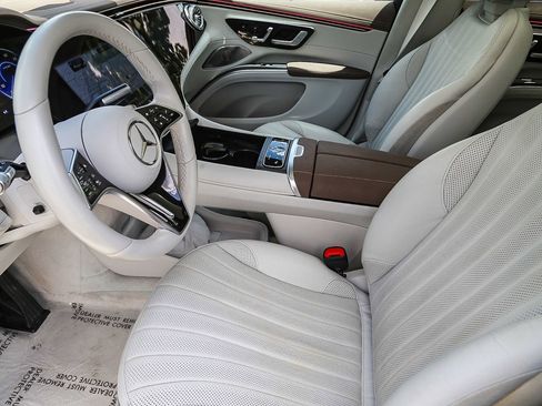 Used 2023 Mercedes-Benz EQS 580 4MATIC SUV image 17