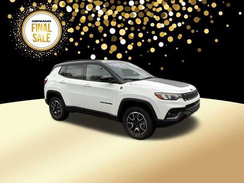 Used 2025 Jeep Compass Trailhawk image 8