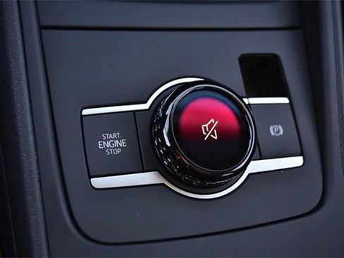 New 2026 Volkswagen Tiguan SE image 16