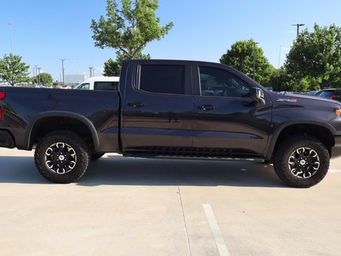 Used 2023 Chevrolet Silverado 1500 ZR2 AWD/4WD image 2