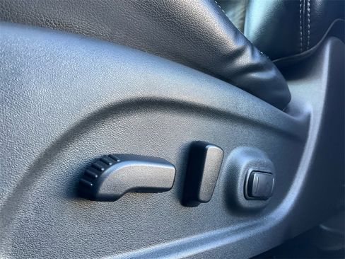 Used 2018 Nissan Pathfinder SL image 35