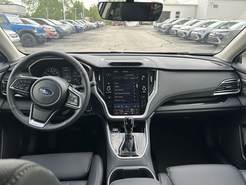 Used 2025 Subaru Outback Limited AWD/4WD image 9