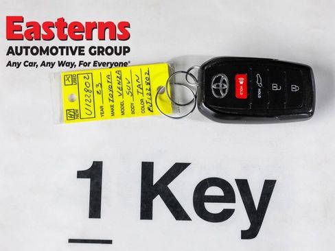 Used 2023 Toyota Venza Limited AWD/4WD image 24