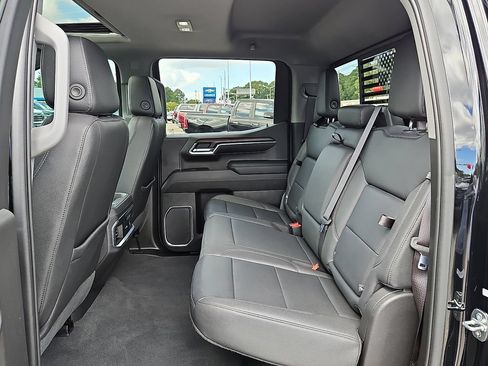 Used 2023 GMC Sierra 1500 SLT w/ SLT Convenience Package AWD/4WD image 10