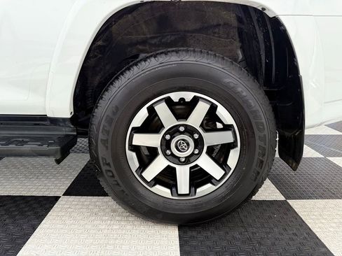 Used 2024 Toyota 4Runner TRD Off-Road Premium image 11