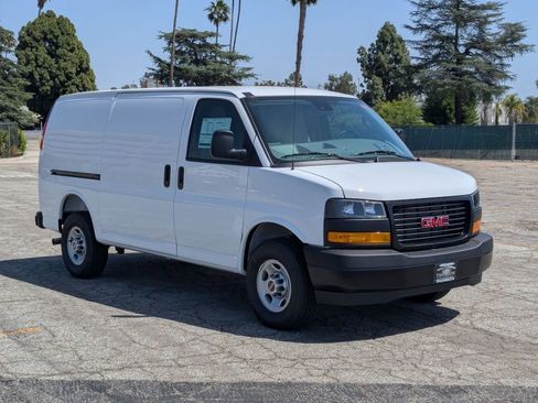 New 2026 GMC Savana 2500 w/ Driver Convenience Package image 4