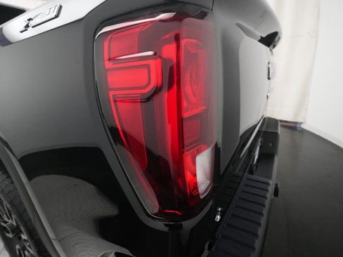 Used 2025 GMC Sierra 1500 Elevation image 31