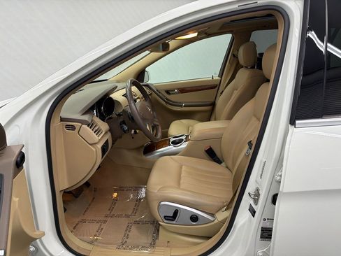 Used 2009 Mercedes-Benz R 350 4MATIC image 9