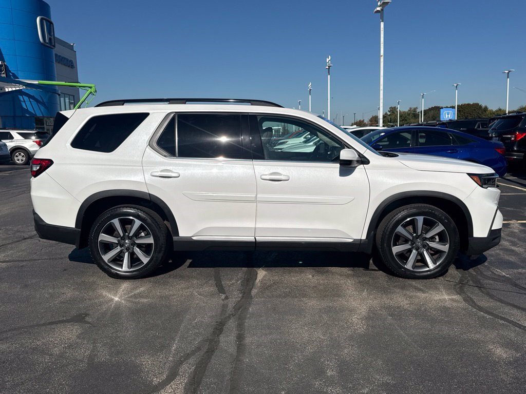 Certified 2025 Honda Pilot Elite image 12