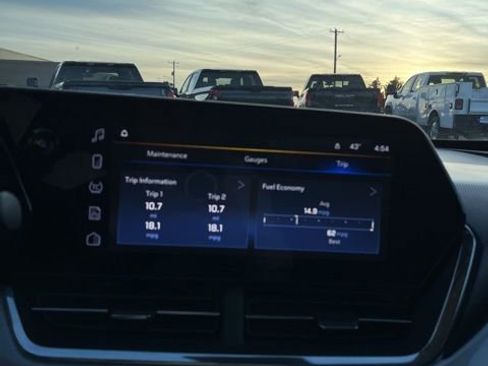 Used 2025 Chevrolet Trax LT w/ LT Convenience Package image 38