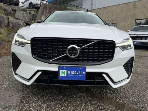 Used 2024 Volvo XC60 B5 Plus w/ Protection Package Premier AWD/4WD image 9