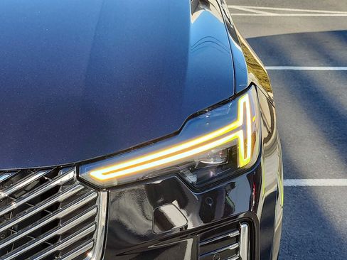 Used 2026 Volvo XC90 B6 Ultra w/ Protection Package image 9