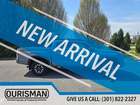 Used 2020 Toyota Tacoma TRD Off-Road w/ TRD Premium Off Road Package image 9