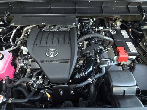 Certified 2024 Toyota Highlander LE image 26