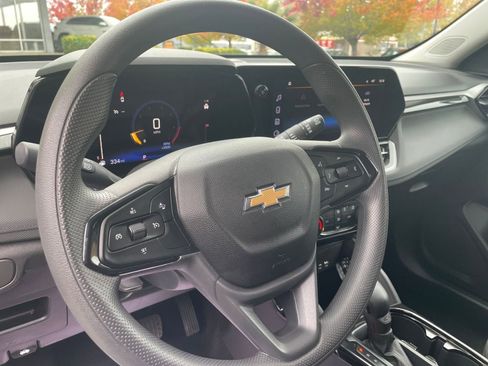 Used 2025 Chevrolet TrailBlazer LT image 25