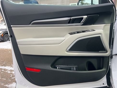 New 2025 Kia Telluride S image 8