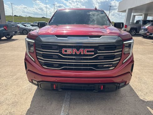 Used 2024 GMC Sierra 1500 AT4 w/ Technology Package image 10