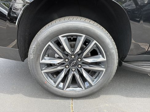 New 2026 Chevrolet Suburban LS w/ LS Custom Edition RWD image 18