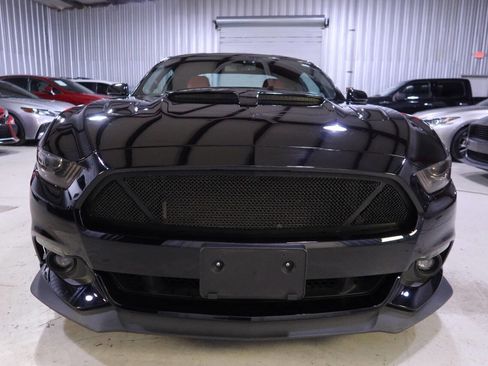 Used 2017 Ford Mustang GT Premium w/ GT Performance Package image 10