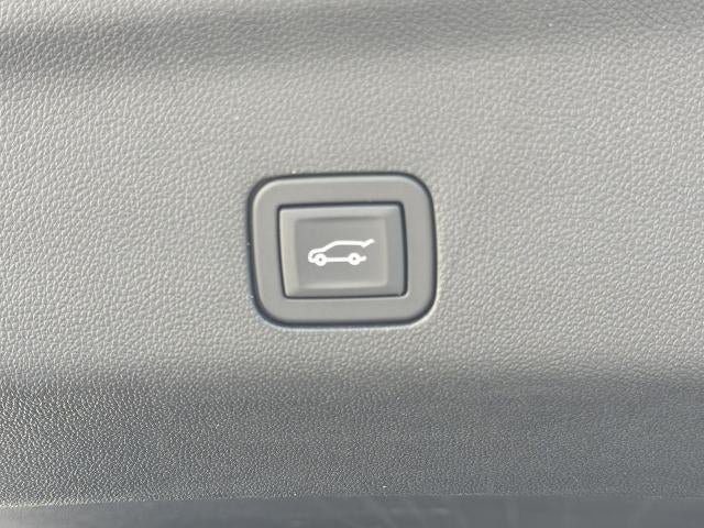 Certified 2024 Cadillac Escalade ESV Sport Platinum w/ LPO, ONYX Package AWD/4WD image 20