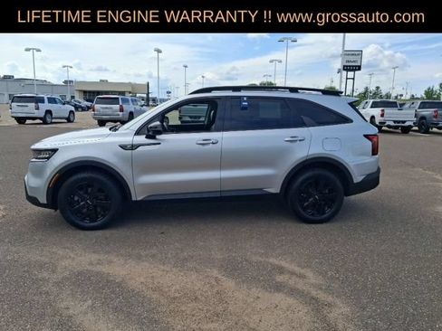 Used 2022 Kia Sorento S w/ Panoramic Sunroof Package AWD/4WD image 5