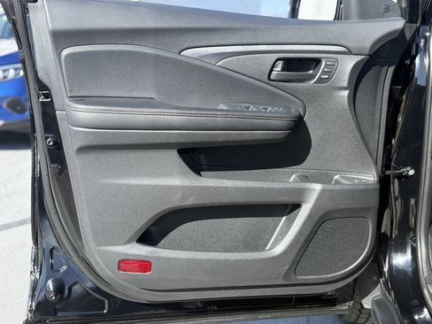 Used 2022 Honda Pilot TrailSport image 16