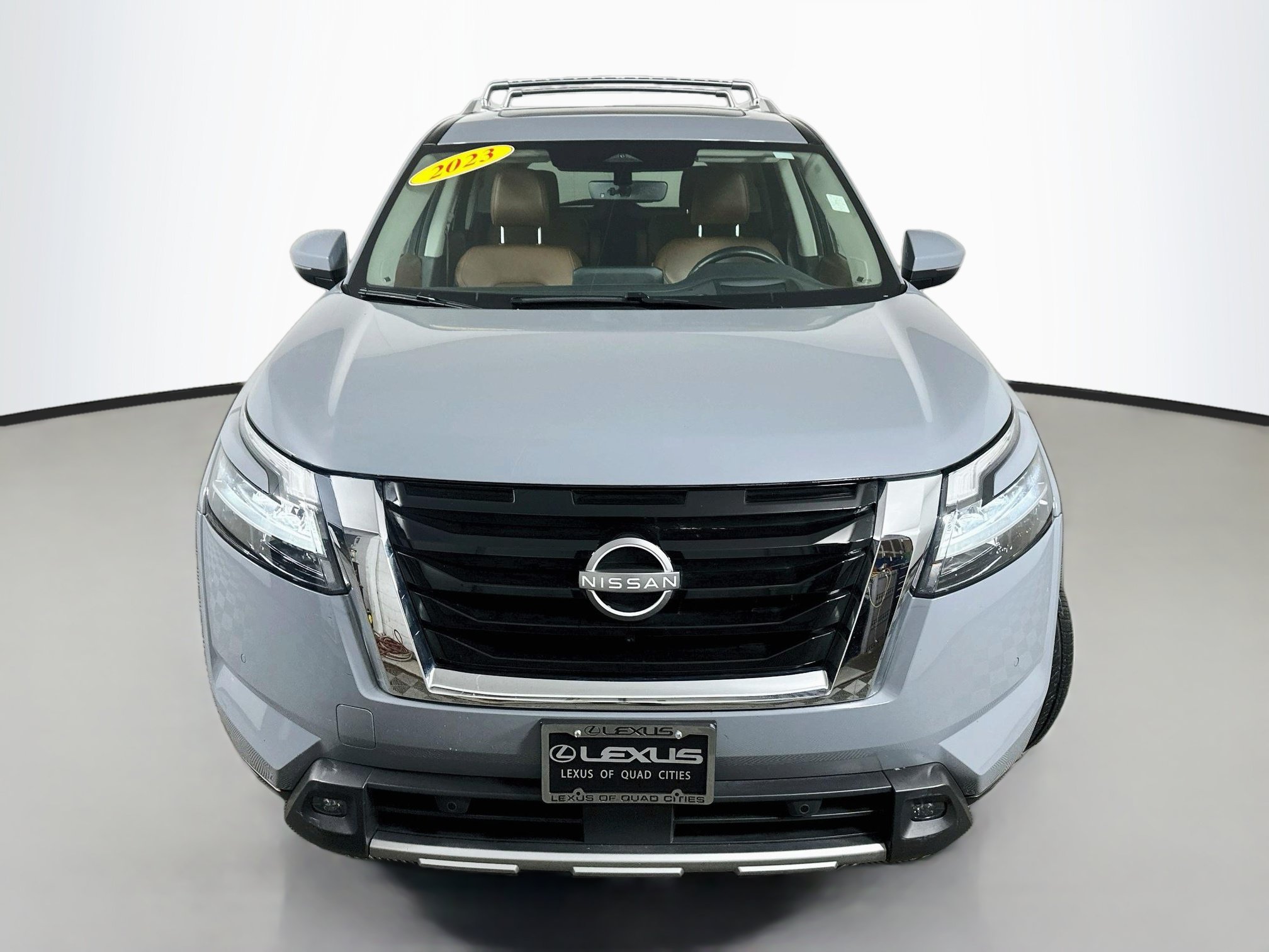 Used 2023 Nissan Pathfinder Platinum AWD/4WD image 2