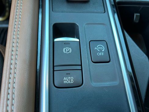 Used 2023 Nissan Pathfinder Platinum w/ Cargo Package image 23