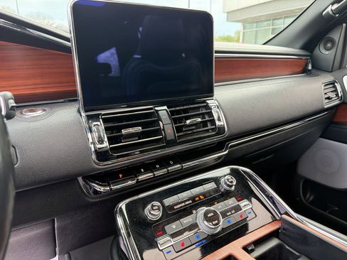 Used 2019 Lincoln Navigator L Reserve AWD/4WD image 33