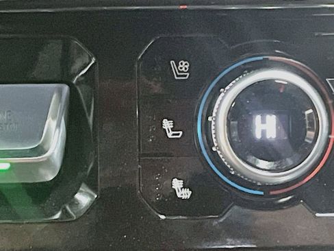 Used 2024 GMC Sierra 1500 AT4 w/ Technology Package image 21