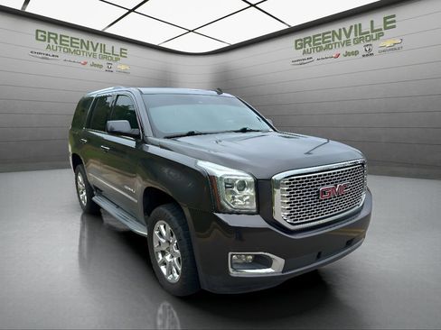 Used 2015 GMC Yukon Denali w/ Touring Package AWD/4WD image 3