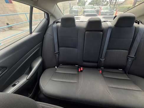 Used 2025 Nissan Altima 2.5 SV FWD image 40