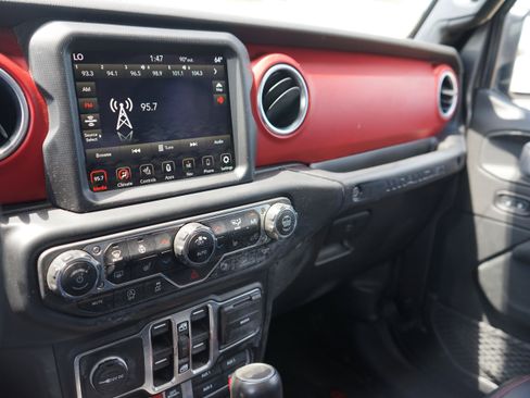 Used 2021 Jeep Wrangler Unlimited Rubicon AWD/4WD image 18