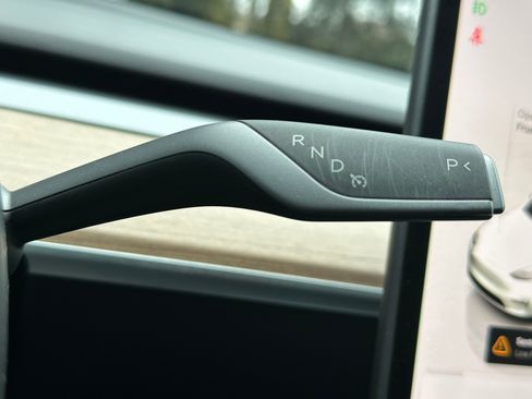 Used 2022 Tesla Model Y Long Range image 35