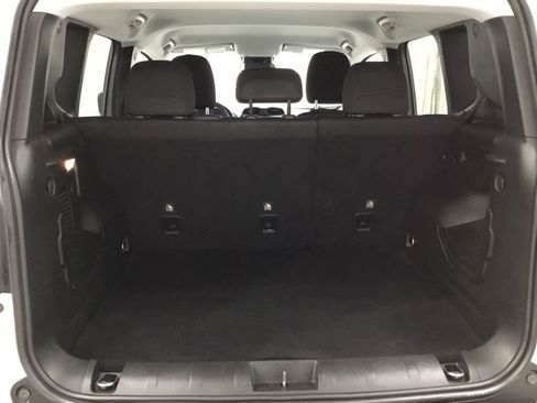 Used 2020 Jeep Renegade Latitude w/ Cold Weather Group AWD/4WD image 15