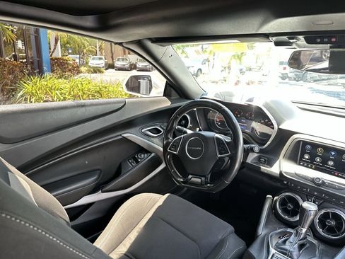 Used 2019 Chevrolet Camaro LT RWD image 17