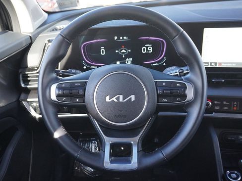 Used 2025 Kia Sportage EX image 40