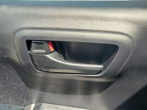 Used 2021 Toyota Tacoma SR5 RWD image 18