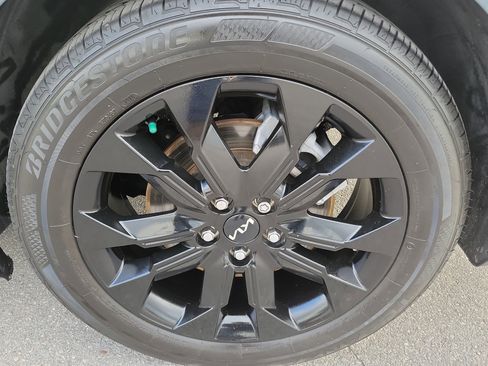 Used 2024 Kia Carnival SX Prestige FWD image 31