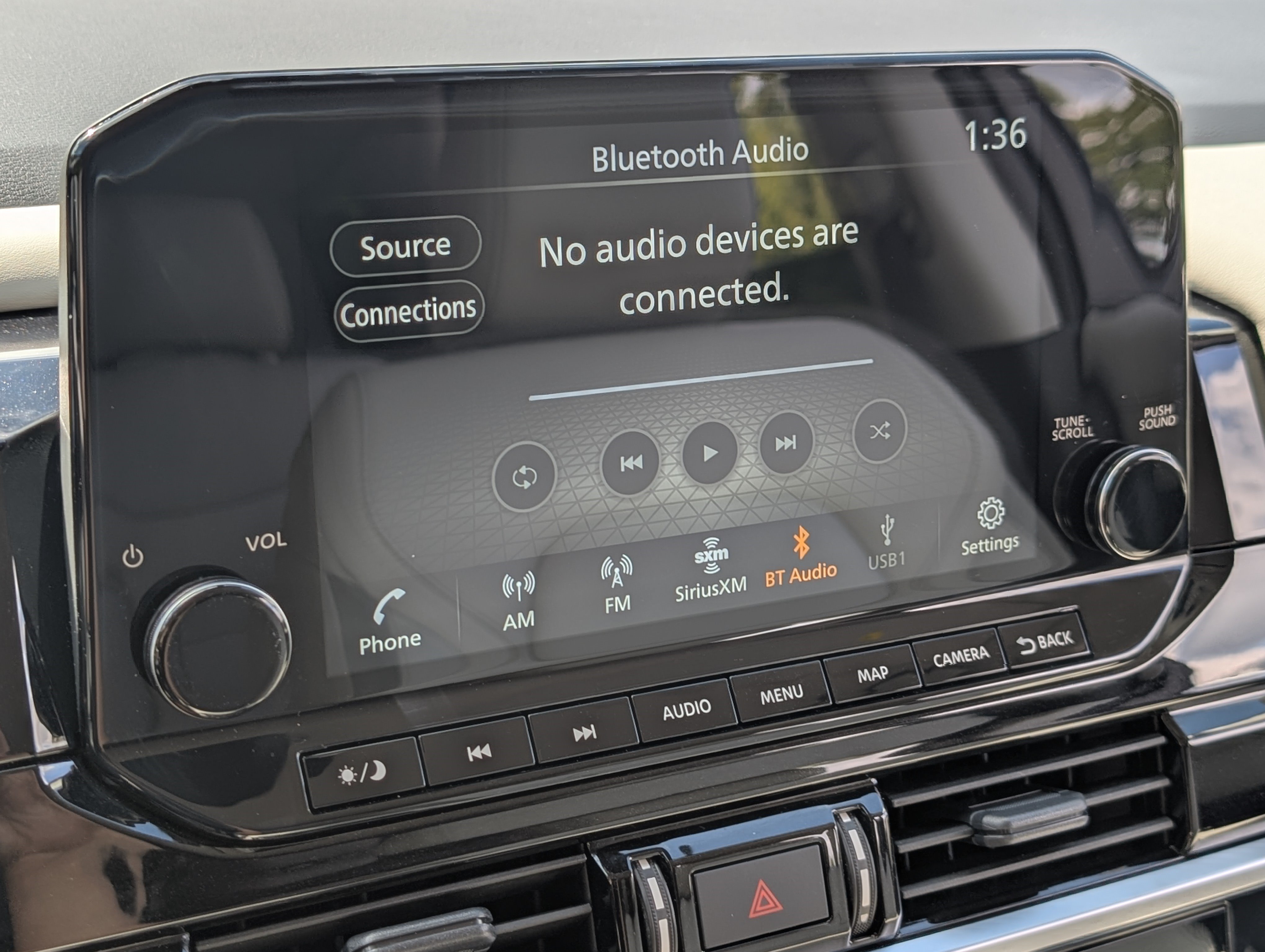 Used 2025 Nissan Pathfinder SL FWD image 29