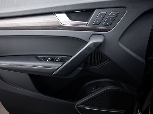 Certified 2025 Audi Q5 2.0T Premium Plus w/ Premium Plus Package image 15