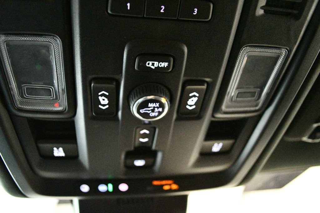 Used 2024 GMC Yukon XL Denali AWD/4WD image 73