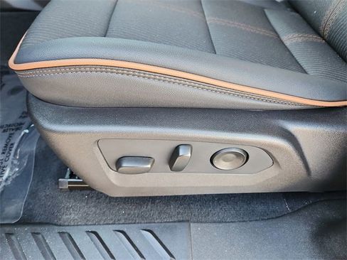 Certified 2025 GMC Canyon AT4 image 17