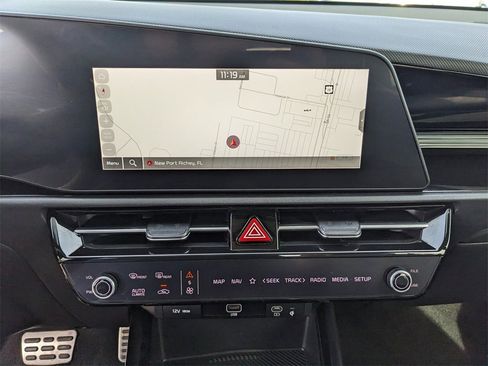 Certified 2024 Kia Niro EX Touring image 24