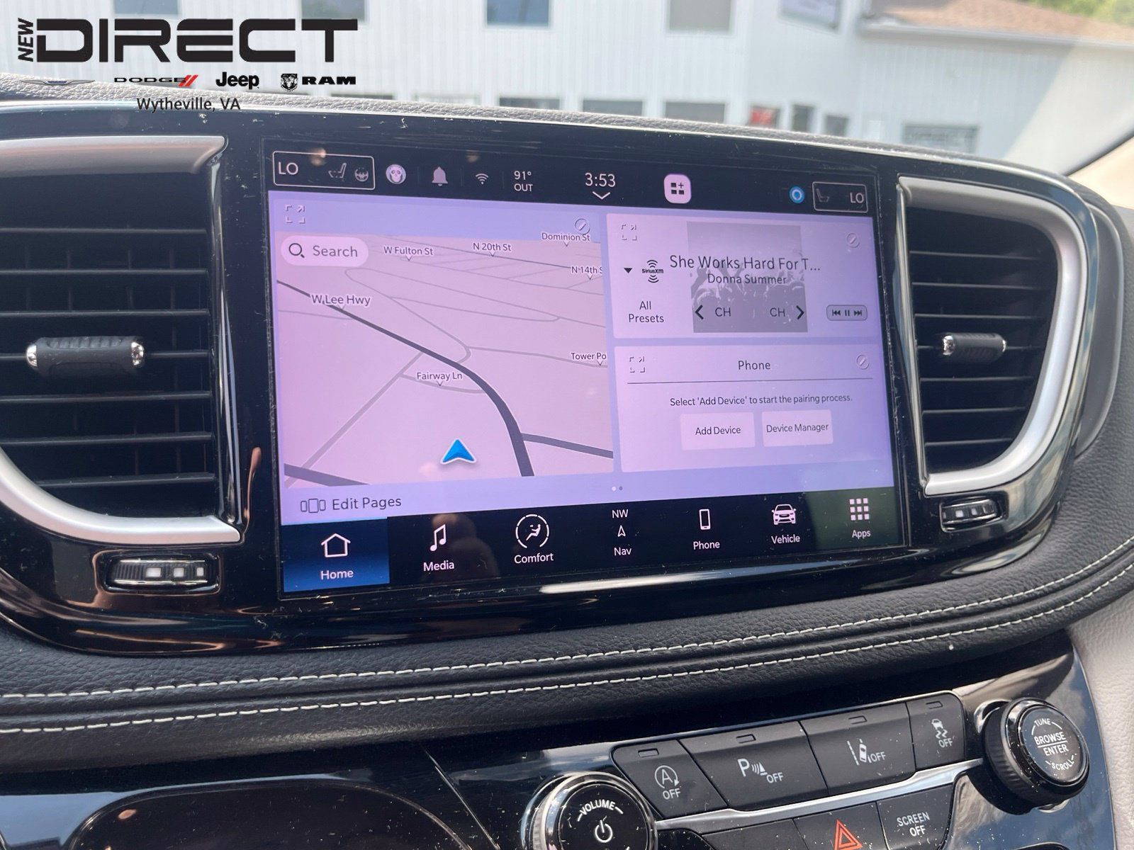 Used 2023 Chrysler Pacifica Touring-L w/ Uconnect Theater Family Group AWD/4WD image 19