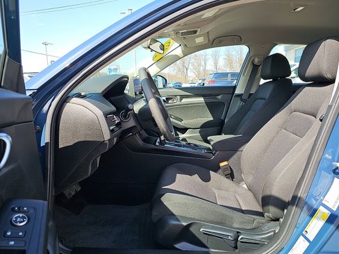 Used 2025 Honda Civic LX image 13