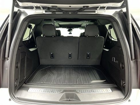 Used 2023 Chevrolet Suburban High Country image 61