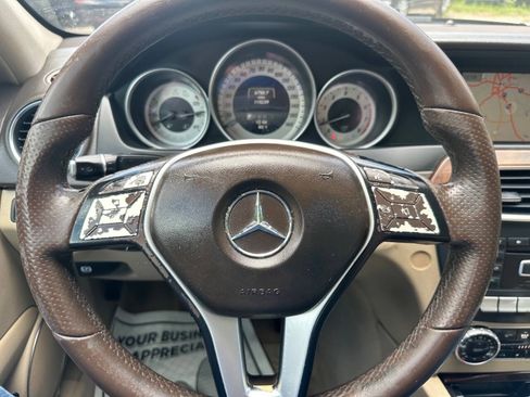 Used 2014 Mercedes-Benz C 250 Sedan image 23