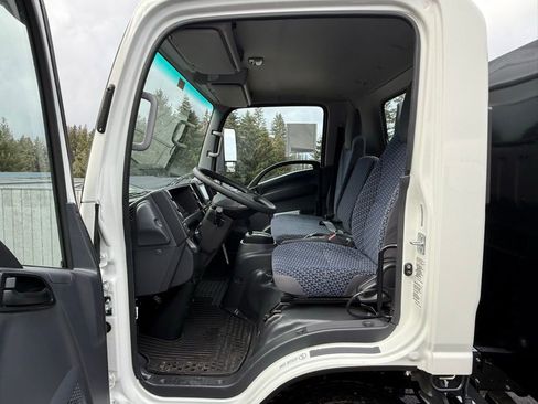 New 2024 Chevrolet Low Cab Forward image 17