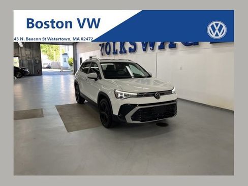 Used 2025 Volkswagen Taos SEL AWD/4WD image 1